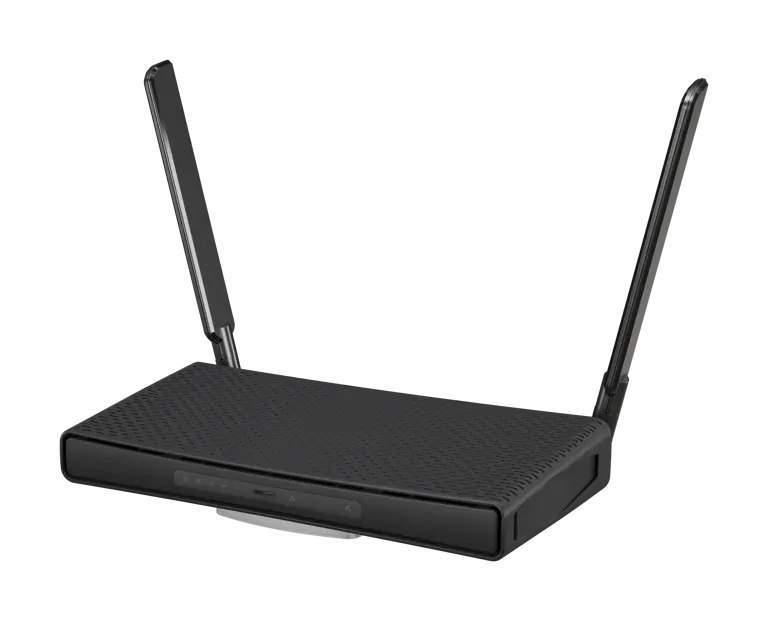 Cổng 2.5GbE và PoE output của MikroTik hAP ax3 nhìn mặt sau