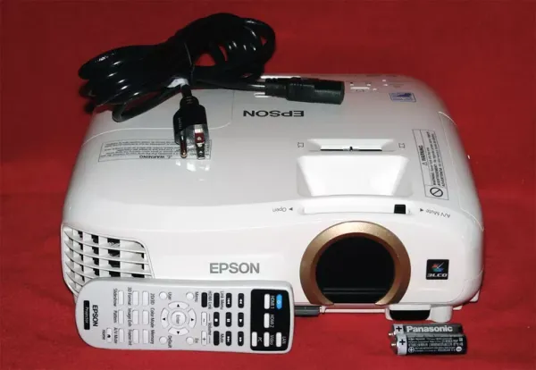 Đánh Giá Máy Chiếu Epson PowerLite Home Cinema 2045