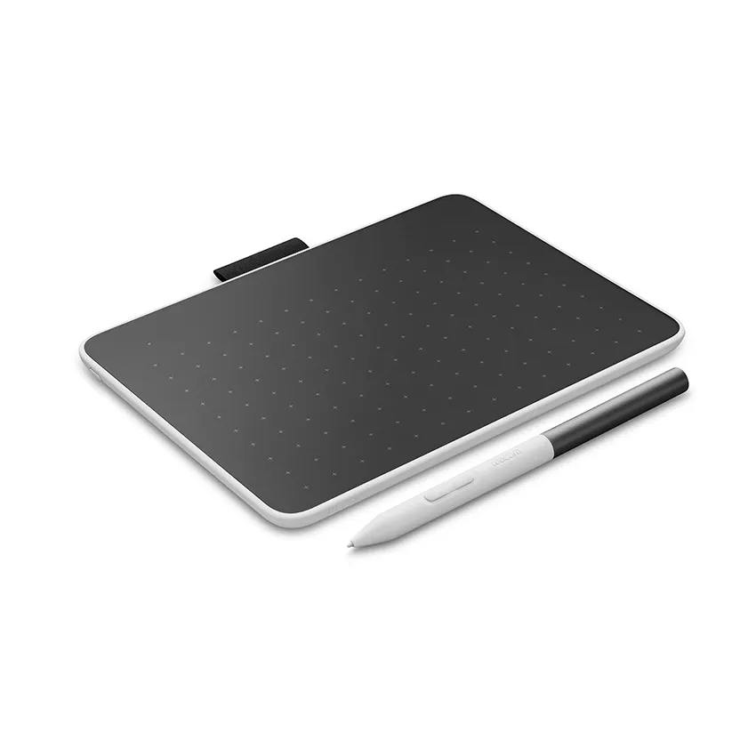Wacom One M CTC6110 — bảng vẽ Bluetooth thiết kế mỏng 8mm Bảng vẽ điện tử Wacom One M CTC6110 màu trắng đặt trên bàn làm việc với bút Wacom One Standard Pen