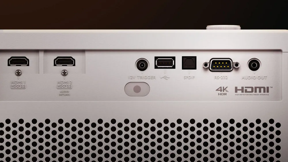 Cổng kết nối BenQ X3100i: HDMI 2.0b và eARC cho dàn âm thanh Cổng kết nối phía sau máy chiếu BenQ X3100i gồm HDMI 2.0b và eARC
