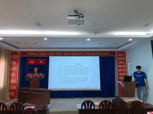 Màn chiếu điện 200 inch 4 mét thực tế Màn chiếu điện 200 inch 4 mét thực tế