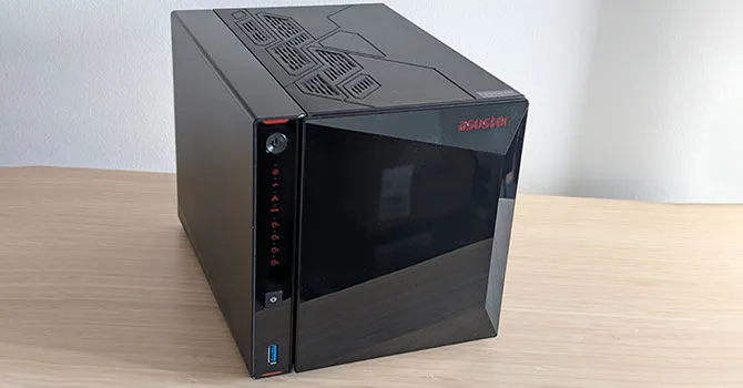 Asustor AS5404T Nimbustor 4 Gen2 trong bài review TechPowerUp