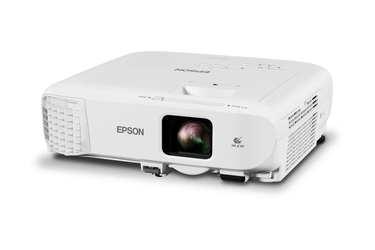 Thiết kế thân máy gọn nhẹ của Epson EB-994F Máy chiếu Epson EB-994F góc nghiêng trên bên trái