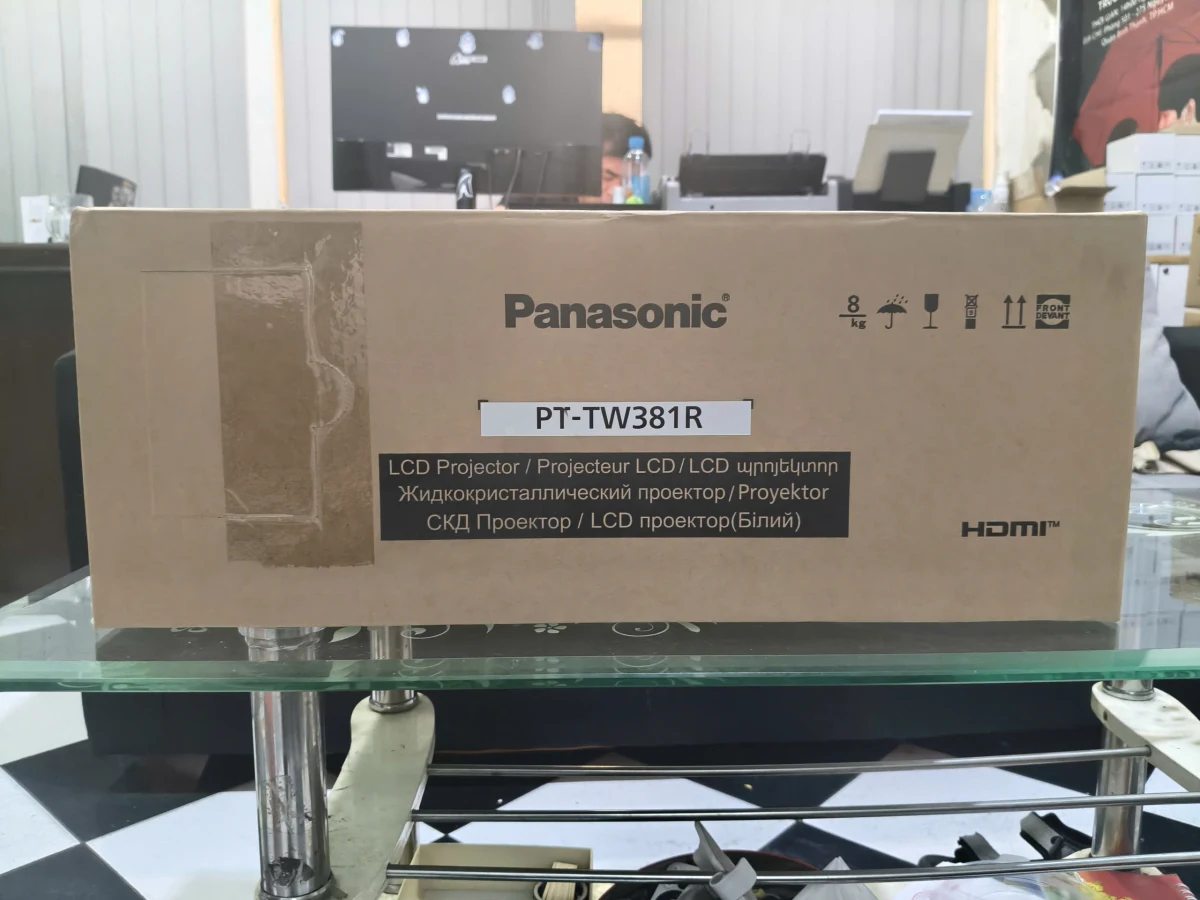 Hộp máy chiếu Panasonic PT-TW381R chính hãng nguyên seal tại showroom Thiết Bị Số Hộp máy chiếu Panasonic PT-TW381R chính hãng nguyên seal tại showroom Thiết Bị Số