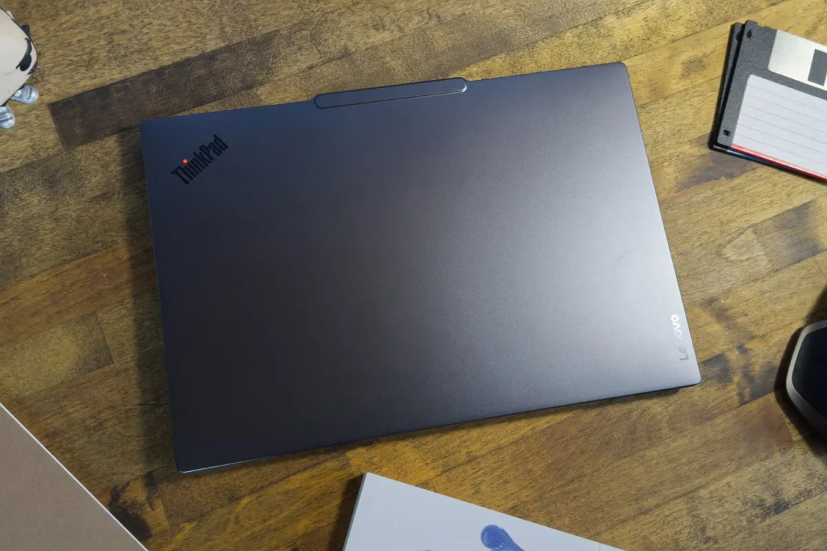 Màn hình 2.8K OLED 120Hz trên Lenovo ThinkPad X9 14 Aura Edition