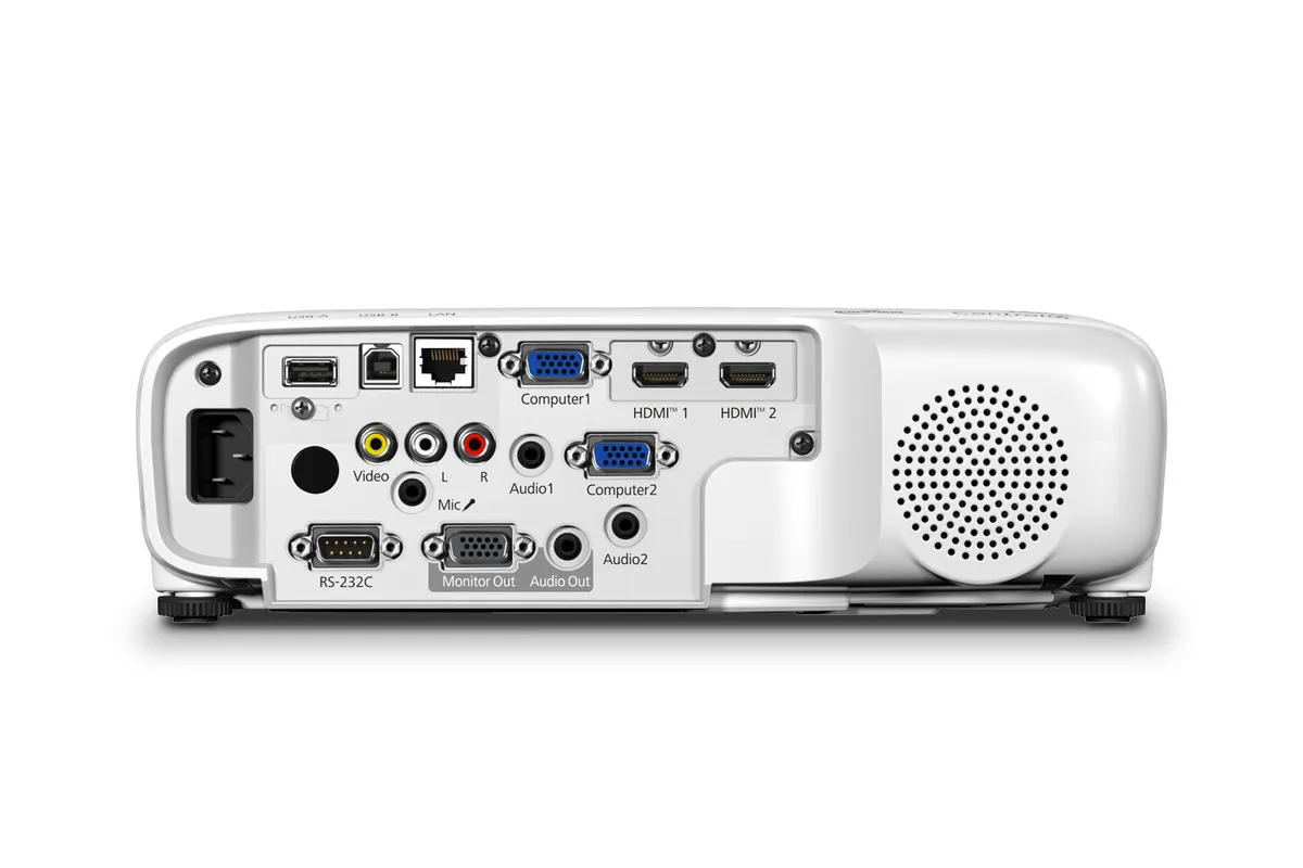 Cụm cổng kết nối phong phú phía sau Epson EB-994F Mặt sau máy chiếu Epson EB-994F với các cổng HDMI, VGA, USB, LAN