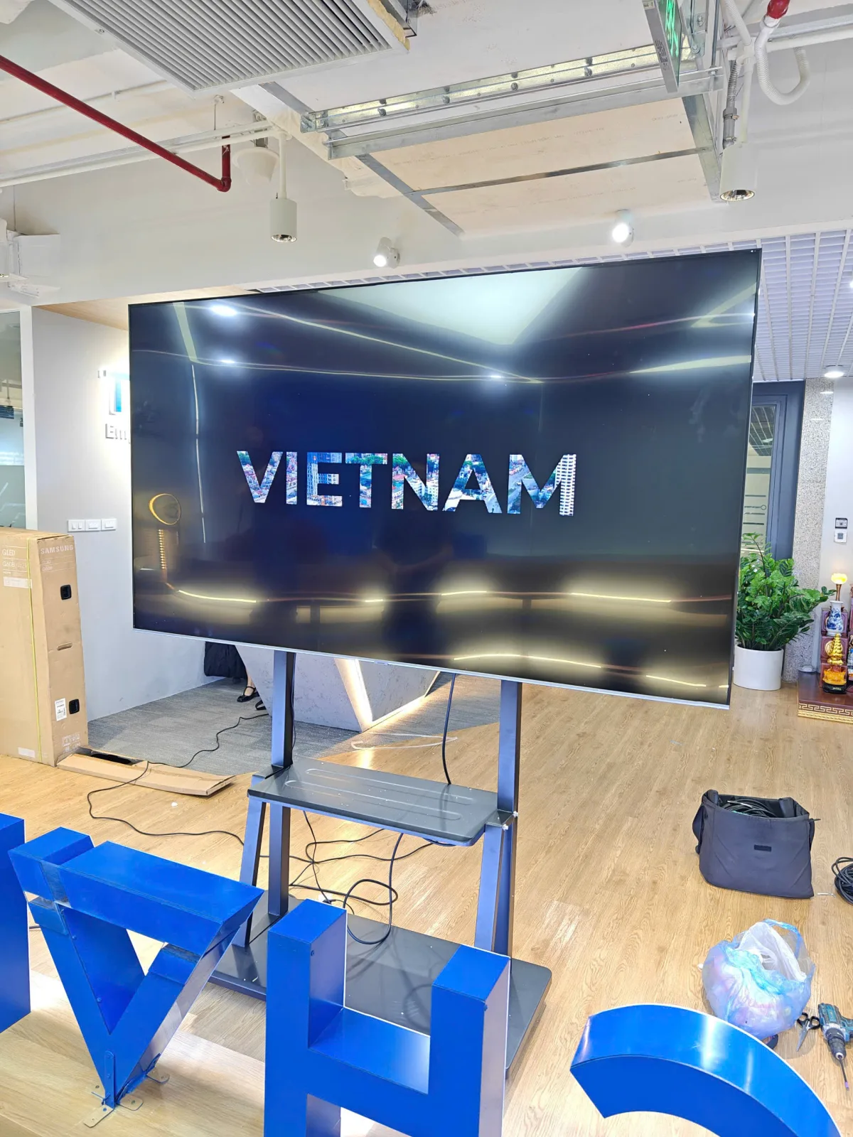 Cho thuê tivi sự kiện khai trương cửa hàng