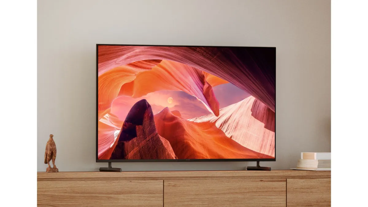 Sony KD-75X80L 75 inch trong phòng khách rộng — Google TV giao diện tập hợp nội dung Sony BRAVIA KD-75X80L phòng khách Google TV
