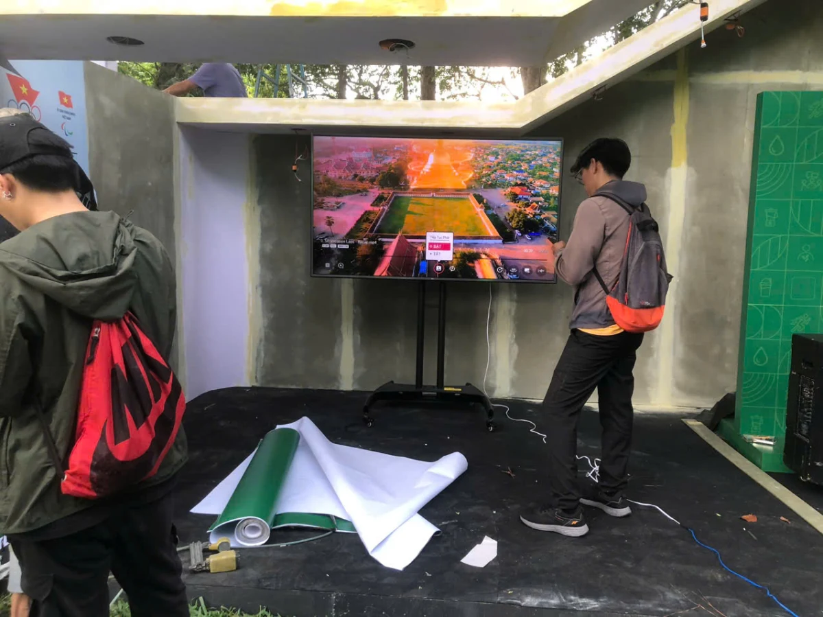 Thu&ecirc; tv 55 in outdoor + sự kiện ngo&agrave;i trời + s&acirc;n thượng