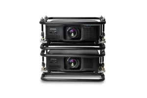 Hai máy chiếu Epson EB-PQ2216B xếp chồng ghép sáng cho sự kiện khổng lồ và sân vận động