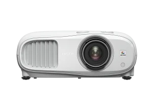 Máy chiếu Epson EH-TW7000 nhìn chính diện - ống kính trung tâm và khe tản nhiệt