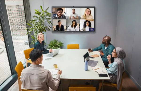 ViewSonic IN7521C-1C camera 50MP auto-framing cho video conference