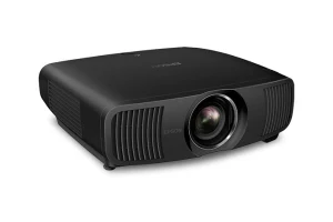 Máy chiếu Epson EH-LS12000B nhìn thẳng - ống kính đóng nắp, máy chiếu phim 4K HDR10+ cao cấp