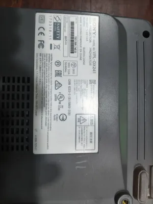 Máy chiếu cũ Sony VPL-DX241 99% 3300 Ansi lumens