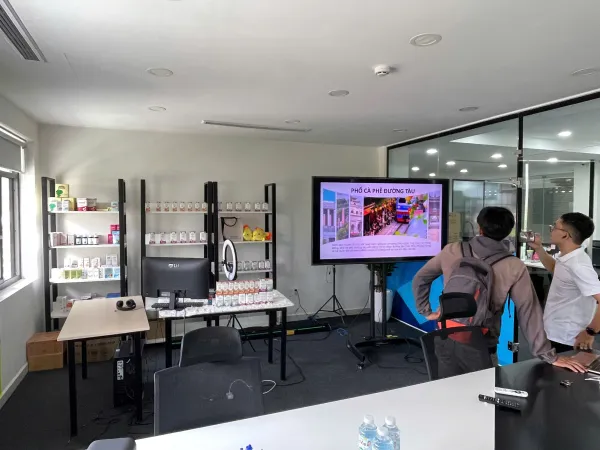 Cho thuê tivi 75 inch tại Thủ Đức - Anh Giang