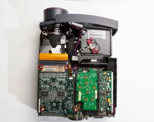 Tháo ốc vít main board DLP