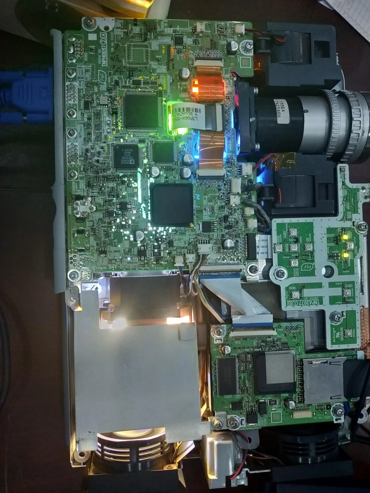 Thay bóng máy chiếu chính hãng Epson, Sony, BenQ tại Thietbiso